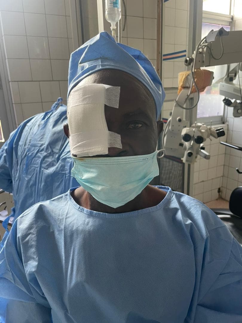 Papa Célestin - La vue retrouvée après une cataracte